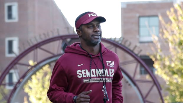 florida-state-fan-lemonade-stand-willie-taggart-buyout.jpg